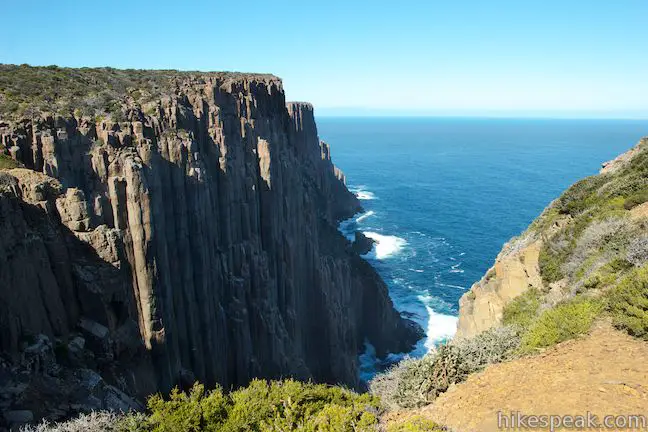 This 12 to 14-kilometer bushwalk reaches stunning sea cliffs at the south end of the Tasman Peninsula