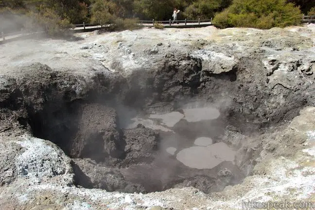 Devil's Ink Pots Wai-O-Tapu Thermal Wonderland