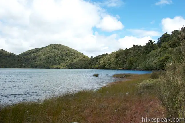 Lake Rotopounamu Ten Minute Beach