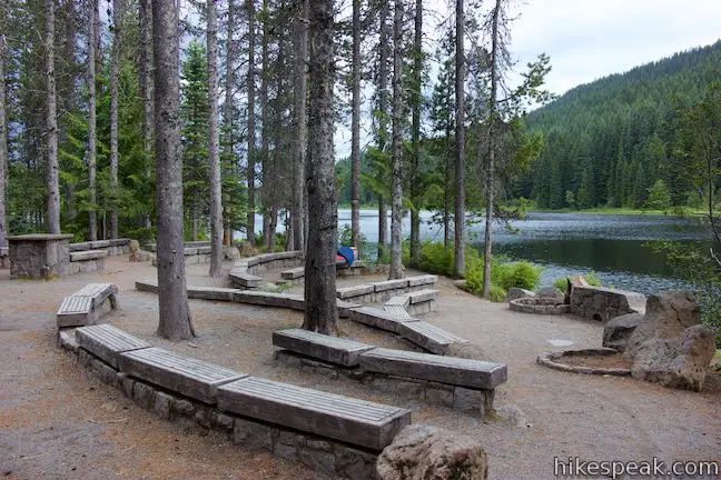Trillium Lake Campground in Mount Hood National Forest