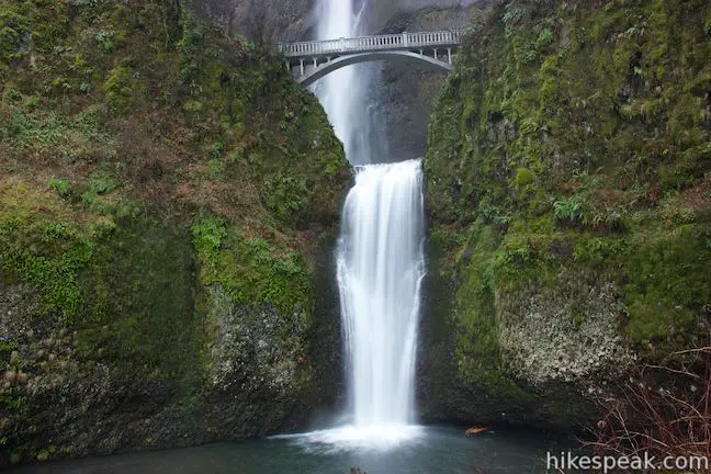This hike visits the tallest waterfall in Oregon, with viewpoints below, between, and above the 620-foot waterfall.