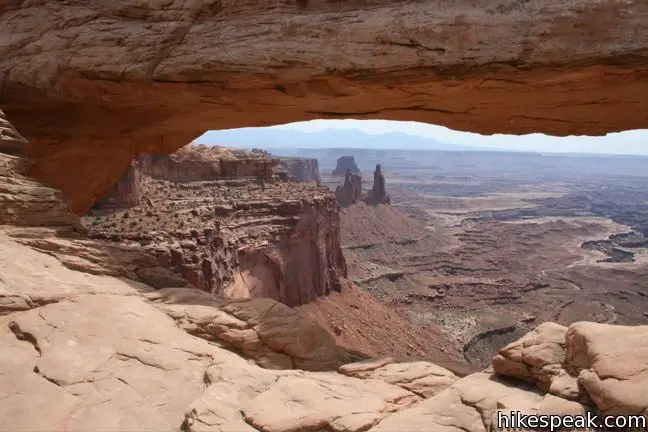 This 0.7-mile loop visits a picturesque arch spanning across the mesa’s edge in the Island in the Sky in Canyonlands National Park.