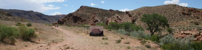 Hike Utah Moab Mill Creek Trail Swimming Hole Hike cliff jumping Moab Utah