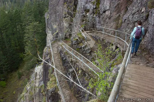 Beacon Rock Trail Switchbacks