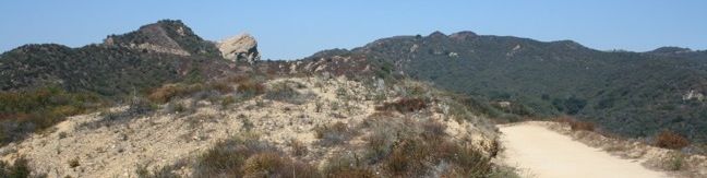 Santa Ynez Canyon Trail to Eagle Rock in Topanga State Park in the Santa Monica Mountains, Los Angeles, Vereda de La Montura, Pacific Palisades, Sunset Boulevart, Hike, trail, sandstone summit