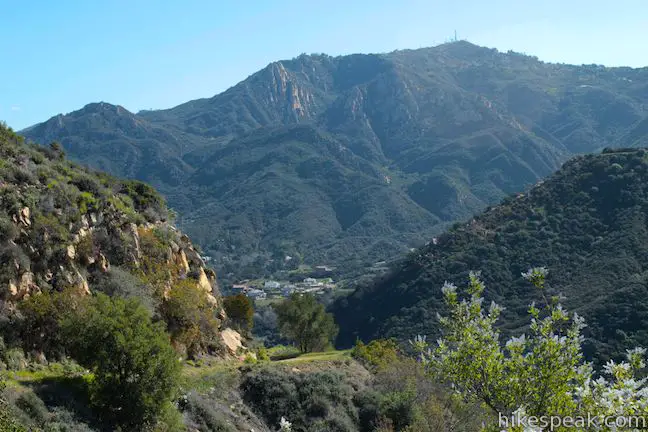 Saddle Peak above Mesa Peak Motorway