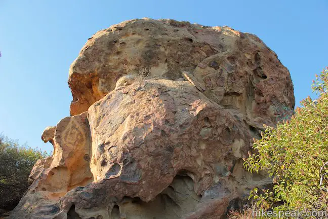 This 1.5-mile hike descends Temescal Ridge to a head-shaped formation with great views over Santa Monica Bay.