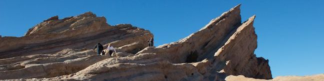 Vasquez Rocks Natural Area Park hike Agua Dulce Los Angeles County Park Pacific Crest Trail Foot Trail Loop Famous Rocks trek